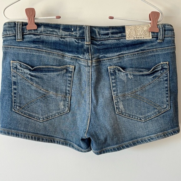 O’Neill Women’s Denim‎ Shorts Inseam 2in. Size 9 - Picture 2 of 5